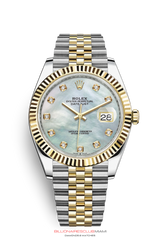 THIS OYSTER PERPETUAL DATEJUST 41 IN OYSTERSTEEL AND YELLOW GOLD FEATURES A FLUTED BEZEL AND A JUBILEE BRACELET. The light reflections on the case sides and lugs highlight the elegant profile of the 41 mm Oyster case, which is fitted with a fluted bezel. Aesthetically, the Datejust has spanned eras, while retaining the enduring codes that make it, notably in its traditional versions, one of the most recognized and recognizable of watches.