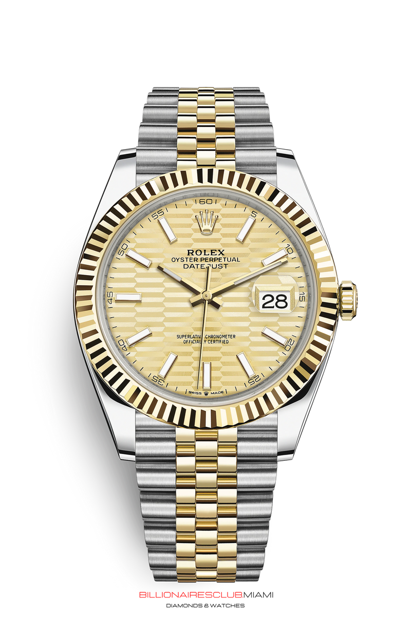 THIS OYSTER PERPETUAL DATEJUST 41 IN OYSTERSTEEL AND YELLOW GOLD FEATURES A FLUTED BEZEL AND A JUBILEE BRACELET. The light reflections on the case sides and lugs highlight the elegant profile of the 41 mm Oyster case, which is fitted with a fluted bezel. Aesthetically, the Datejust has spanned eras, while retaining the enduring codes that make it, notably in its traditional versions, one of the most recognized and recognizable of watches.